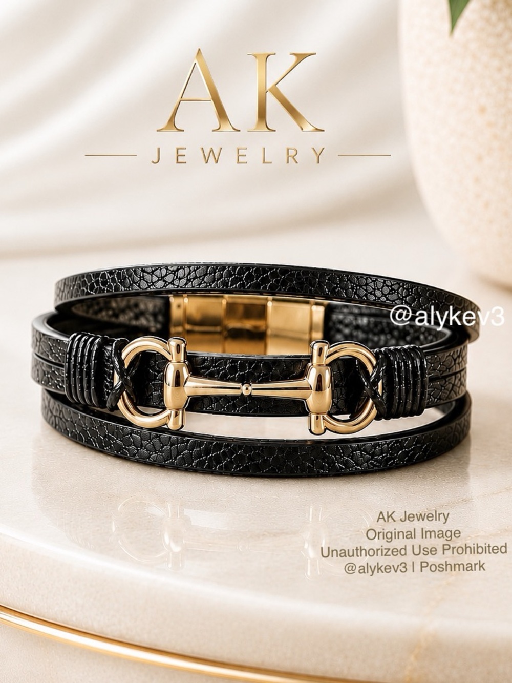 💎LUXURY Triple-Strand Textured Vegan Leather Magnetic Bracelet – Black & Gold
